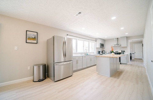 Hunter Mill House | Elegant 5BR/2BA | Private Parking । Great Falls