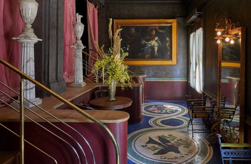 Mount Vernon House | Elegant Room w/Canopy Bed & Handpicked Global Artwork in Mount Vernon