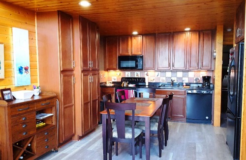 Elk Rapids Cabin | ELK RAPIDS SUNSET CHALET - Sandy Beach frontage & Sunset over the bay