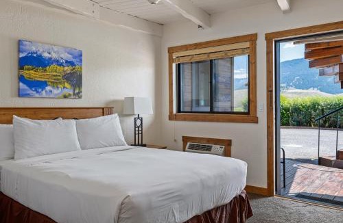 Jackson Hotel | Elk Refuge Inn
