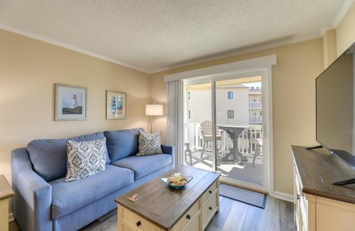 Emerald Isle House | Emerald Isle Vacation Rental w/Resort Pool!