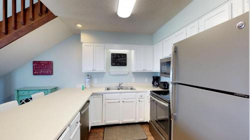 Laguna Beach Apartment | Emerald Shores #3001