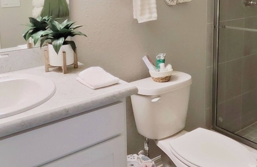 Auburndale House | Encanto at Auburndale: "Where it feels like home"