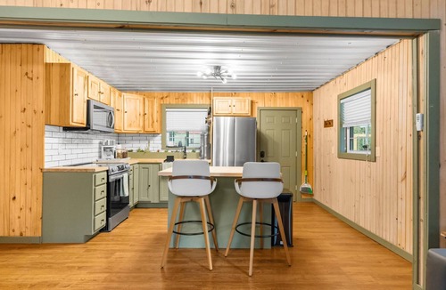 Citrus Springs Cabin | Enchanted Glamping Cabin w/Hobbit Home