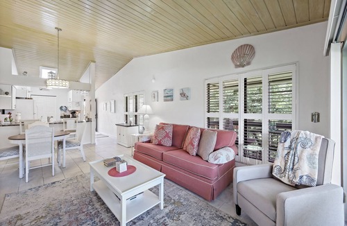 Marco Island Condo | End unit condo w/two pools and steps to beach