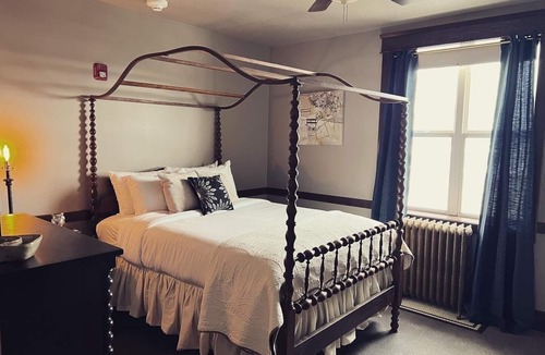 Soda Springs Bed & Breakfast | Enders