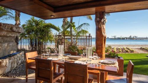 Crown Point House | Endless Summer by AvantStay