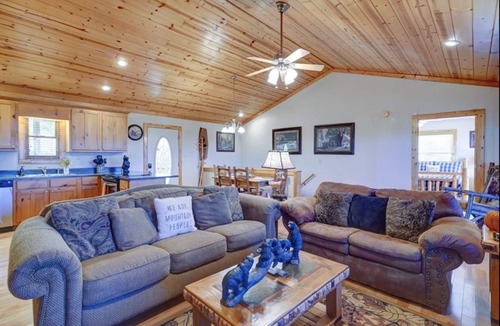 Murphy Cabin | Endless View Mountain Cabin with Hot Tub & 180° Long Range Views