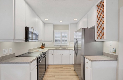Englewood South House | Englewood Private Vacation Home on Lemon Bay Canal with Hot Tub - Only 4 Miles to Gulf Beaches