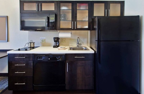 Gahanna Hotel | Enjoy a Memorable Stay in Gahanna with Exceptional Amenities Next to the Airport