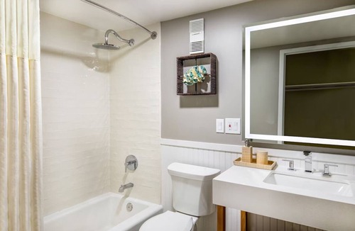 North Ocean City Hotel | Enjoy Relaxing Sunset on this Ocean View Suite | Steps from the Beach