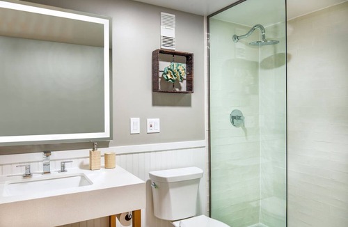 North Ocean City Hotel | Enjoy Relaxing Sunset on this Ocean View Suite | Steps from the Beach