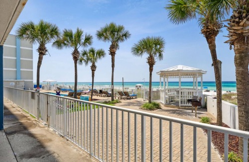Fort Bay House | Ensuring a Very Comfortable & Memorable Stay! Free Parking, Outdoor Pool