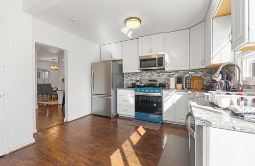 Addison Heights House | Entire Spacious 5-bedroom house near DC!