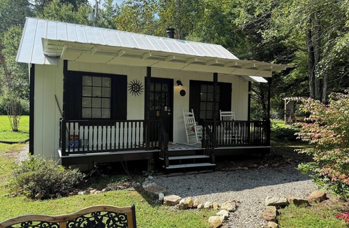 Blairsville Cottage | Escape to a Pet-Friendly Cabin near Helen, Blue Ridge & Appalachian Trail