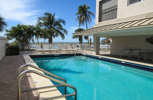 South Island Condo | Escape to Lovely Beachfront Island Vacation 2B/2B Condo w/ Direct Gulf Views