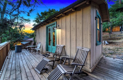 Julian House | Escape to Rustic Studio | Fireplace + Modern Comfort