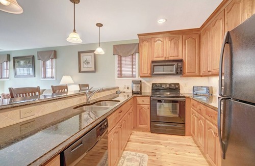 Foscoe Condo | Evergreens 1522- Mtn Condo, Gated Resort, Indoor/Outdoor Pools & Hot Tub