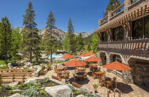 Olympic Valley Hotel | Everline Resort & Spa Deluxe King Room Forest View