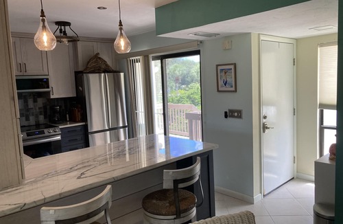 Sarasota County Condo | EVERYTHING IS JUST BEACHY