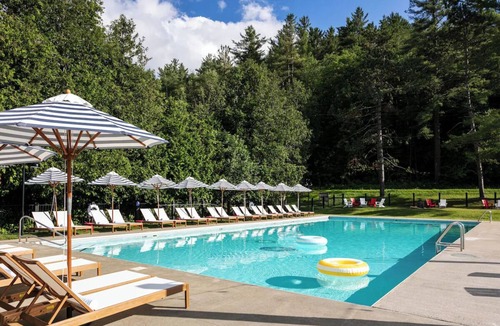 Stowe Area Hotel | Everything You Need For The Perfect Vacation! Outdoor Pool, Pets Are Welcome!