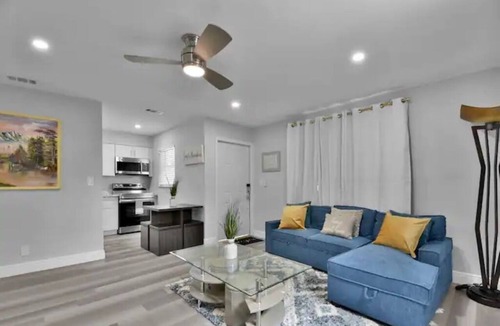 Riverside Park Condo | Exclusive 2 Bedroom Condo- Free Parking