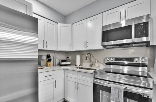 Riverside Park Condo | Exclusive 2 Bedroom Condo- Free Parking