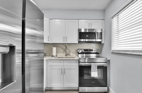 Riverside Park Condo | Exclusive 2 Bedroom Condo- Free Parking