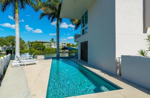 Trailer Estates House | Exclusive 5-Level Waterfront Solstice House on Sarasota Bay