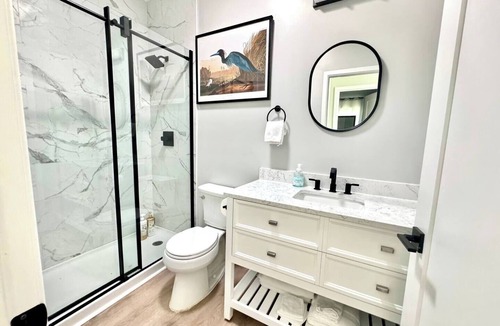 Santa Ana Heights House | Exclusive Elite Suite I Sailing I Luxury Shopping