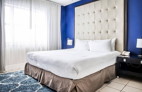 City Center Hotel | Explore Miami Beach in Style! Evening entertainment, Art galleries!