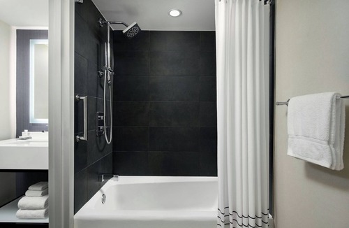 Falls Church Hotel | Falls Church Marriott Fairview Park