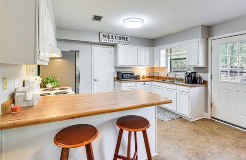 Wright House | Families w/Pets! Emerald Coast Home 9 Mi to Beach
