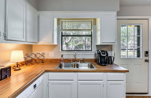 Wright House | Families w/Pets! Emerald Coast Home 9 Mi to Beach