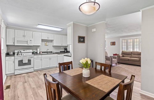 Bermuda House | Family friendly! Recline at Timberline.