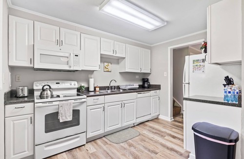 Bermuda House | Family friendly! Recline at Timberline.