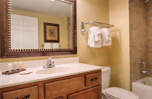 Lake Buena Vista Hotel | Family Friendly Orlando Resort Near Disney!
