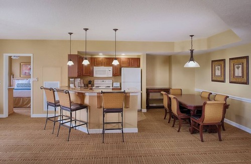 Lake Buena Vista Hotel | Family Friendly Orlando Resort Near Disney!