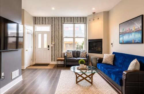 East Allegheny House | Family-Friendly 4BR Retreat Sleeps 12, Private Yard, Garage, Close to Stadiums, Casino & Downtown
