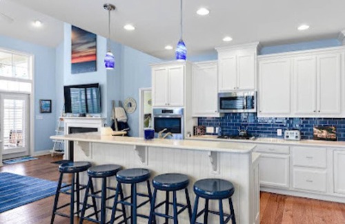Bayside House | Family Friendly Bayside Villa- Sleeps 17- Pond View- 6 Bedroom
