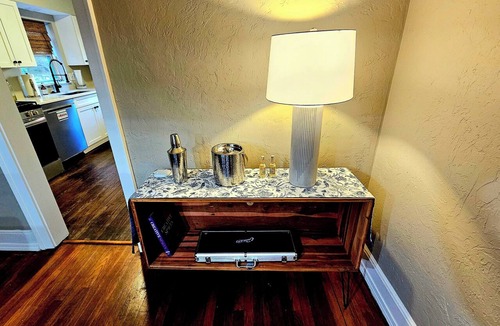 Pittsburgh Condo | Family-friendly Condo in Pittsburgh's Walkable East End Neighborhood