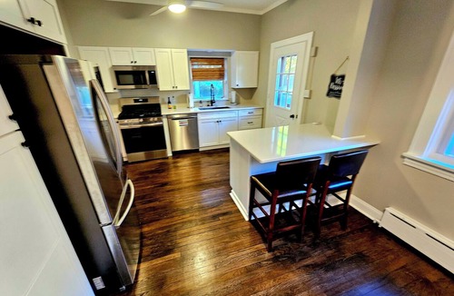 Pittsburgh Condo | Family-friendly Condo in Pittsburgh's Walkable East End Neighborhood
