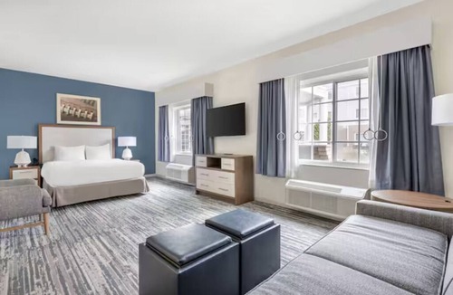 Mishawaka Hotel | Family-Friendly Retreat with Pool, Games, and Easy Snite Museum of Art Access