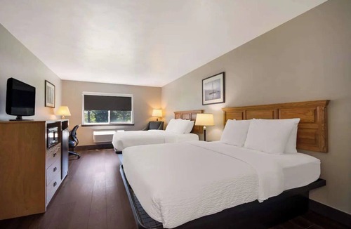 Rexburg Hotel | Family-Friendly Rexburg Retreat l Near Porter Park w/Pool & Parking