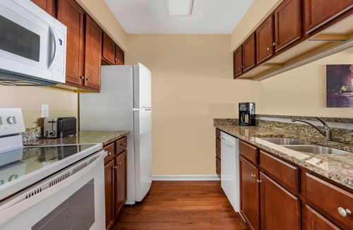 Berkeley Hotel | Family-Friendly Suite w/Full Kitchen, Free Parking!