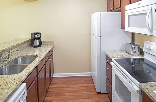Berkeley Hotel | Family-Friendly Suite w/Full Kitchen, Free Parking!