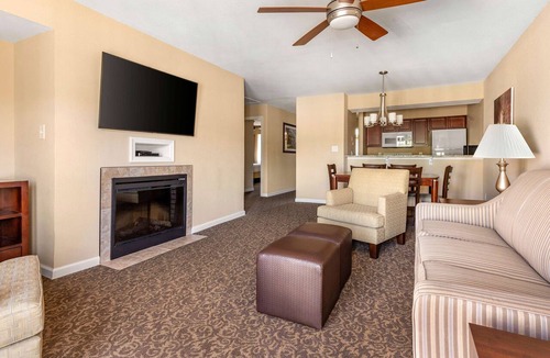 Berkeley Hotel | Family-Friendly Suite w/Full Kitchen, Free Parking!