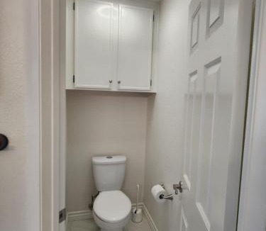 Miramar Ranch North House | Family-Friendly Sunny SD Escape, Sleeps 8, Beach, Zoo, Downtown & Convention Center