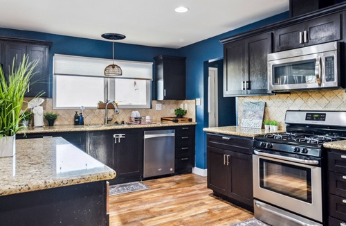 Foothills House | Family Fun Oasis: Pool, Hot Tub, Pickleball, Theatre, Karoake & Game Room