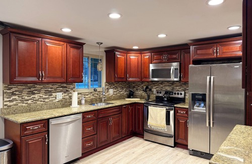 Brookline House | Family Oasis - Heated Pool - Parking + Garage - Near PGH - 4BR/2BT - Sleeps 10